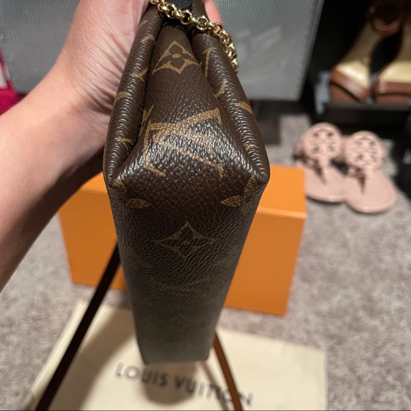 Louis Vuitton Pallas Clutch Noir - Picture 5 of 8